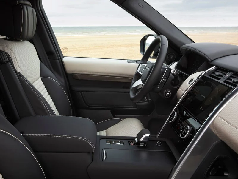 land-rover-discovery-2020-interior-2
