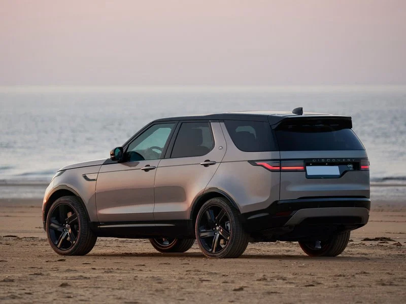 land-rover-discovery-2020-rear-side-1